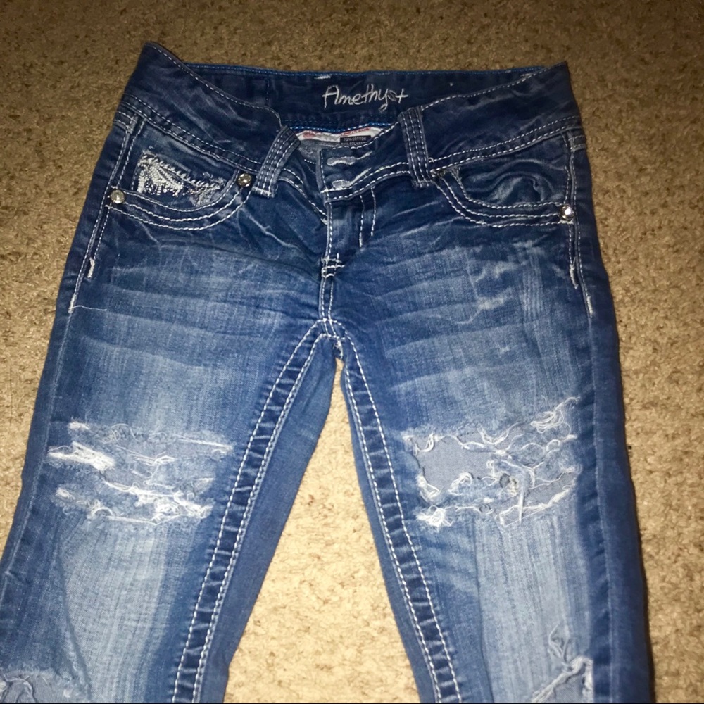 Ripped leg Amethyst Jeans